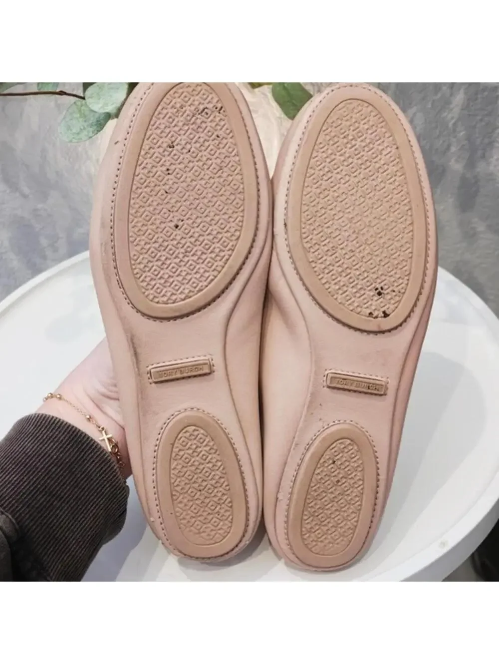 Tory Burch Minnie Travel Ballet Flat Peach Light Beige Metal Logo 8.5 Excellent